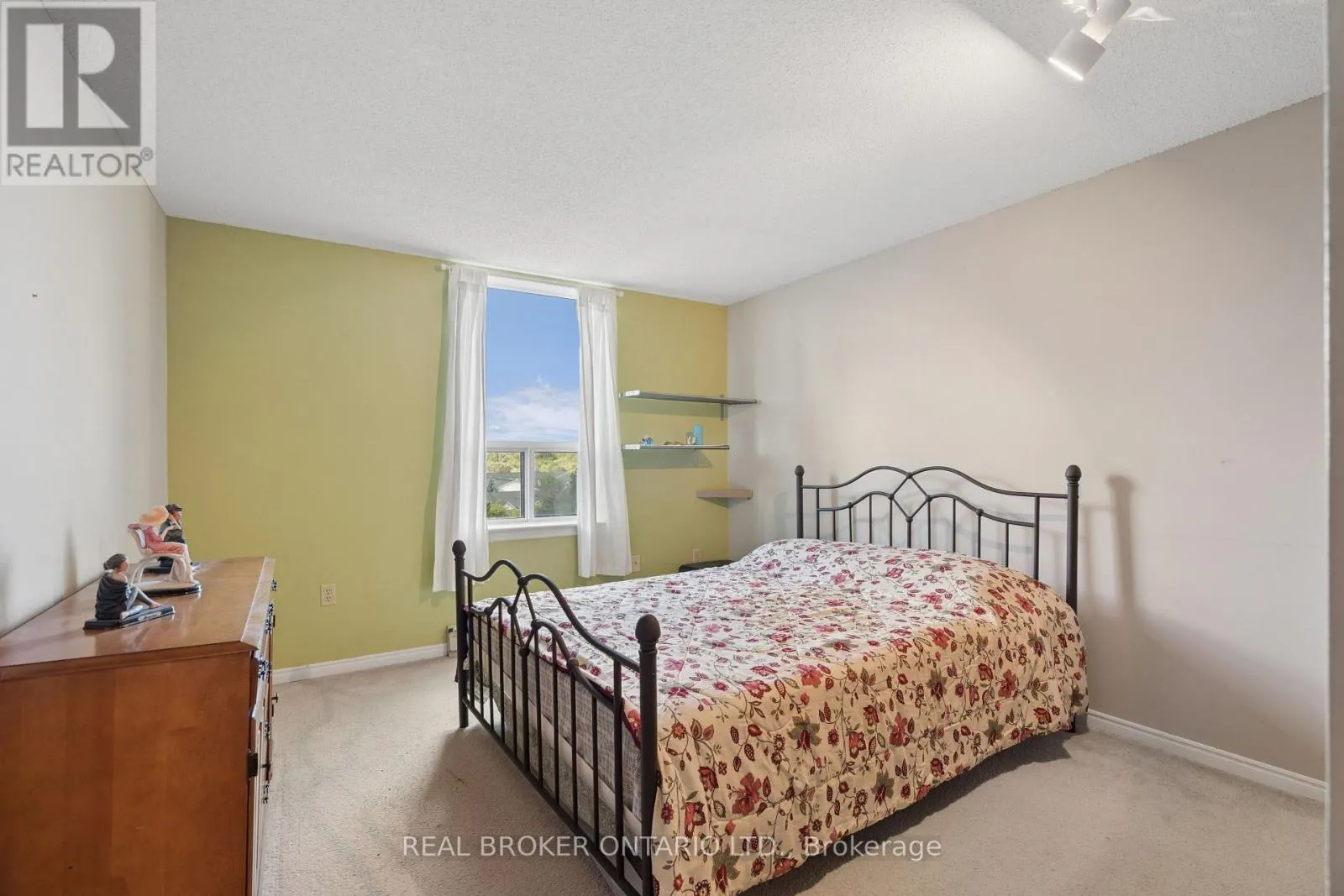 508 - 35 GREEN VALLEY DRIVE
