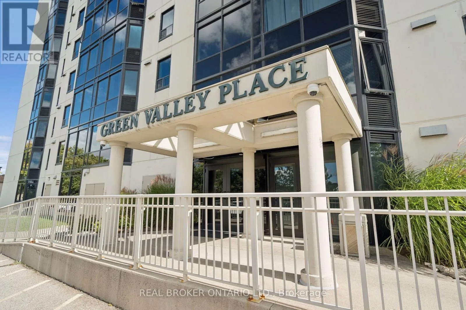 508 - 35 GREEN VALLEY DRIVE