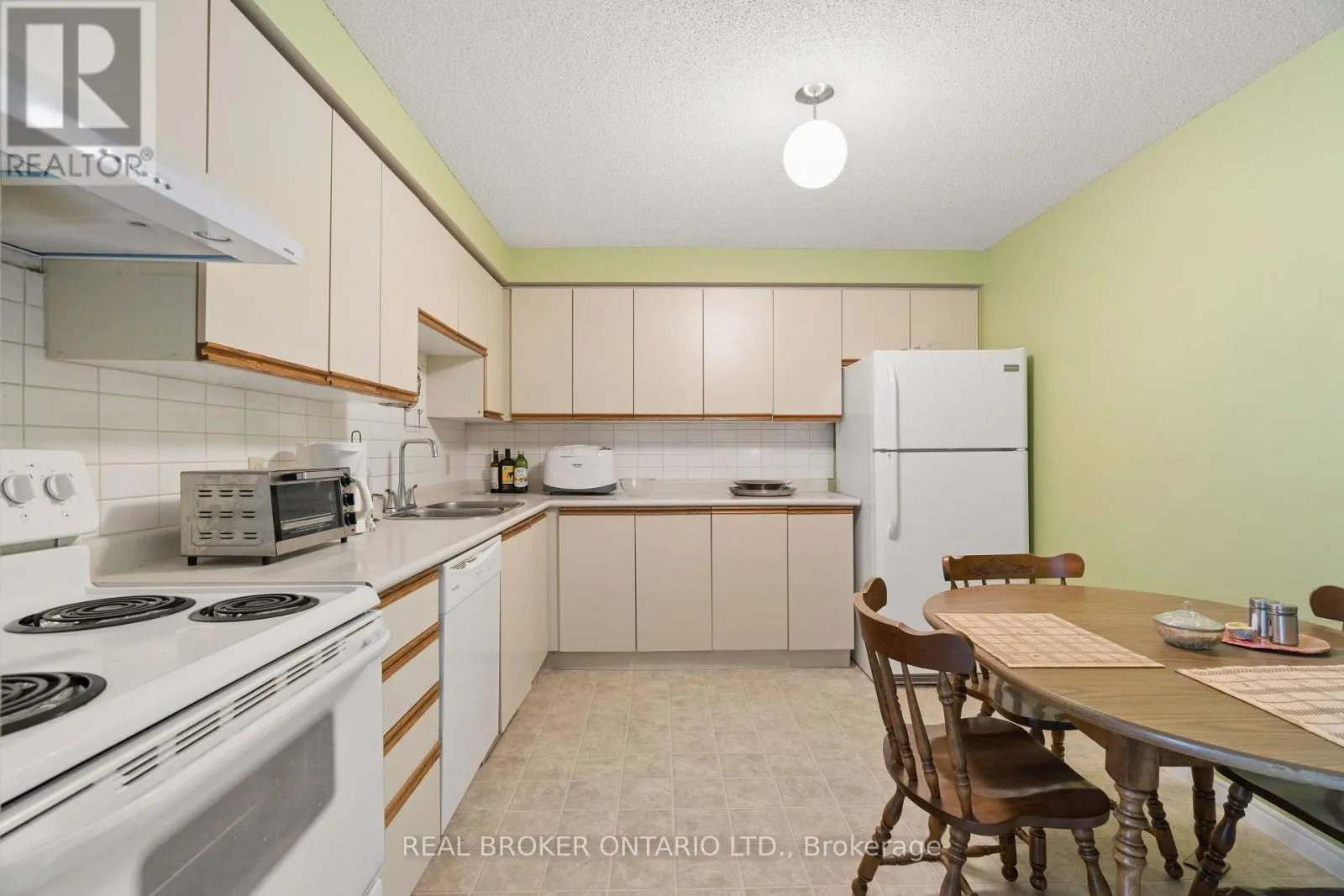 508 - 35 GREEN VALLEY DRIVE