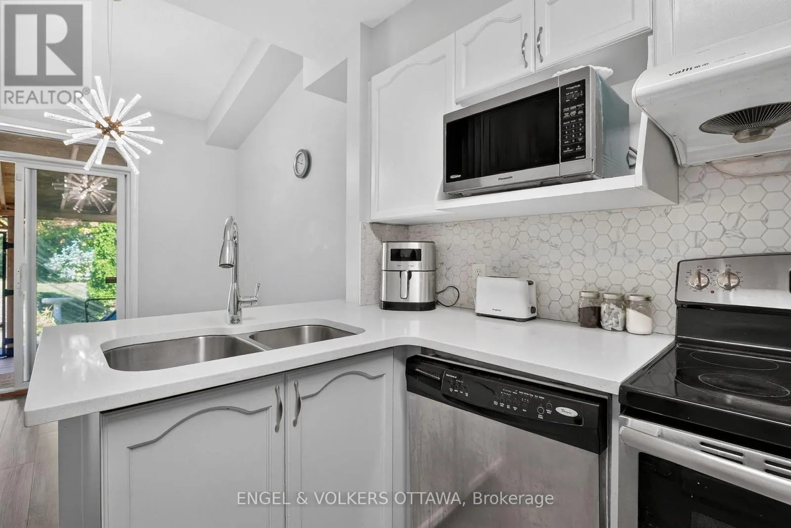 12 KALBROOK STREET