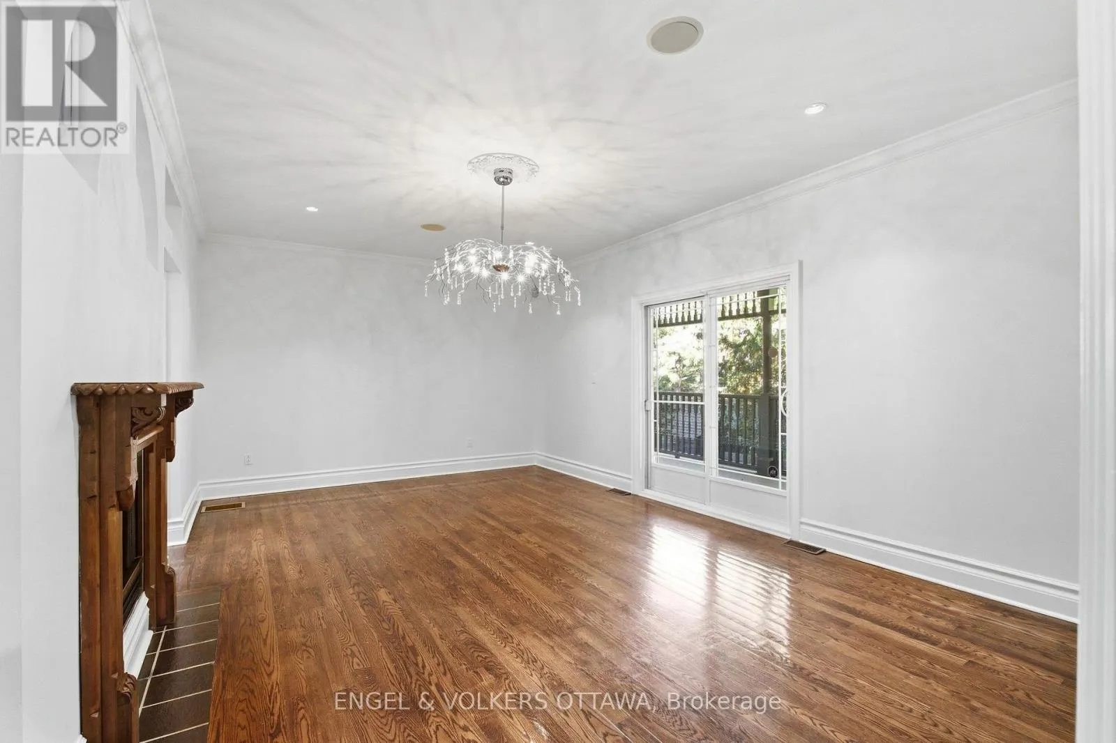435 WESTMINSTER AVENUE