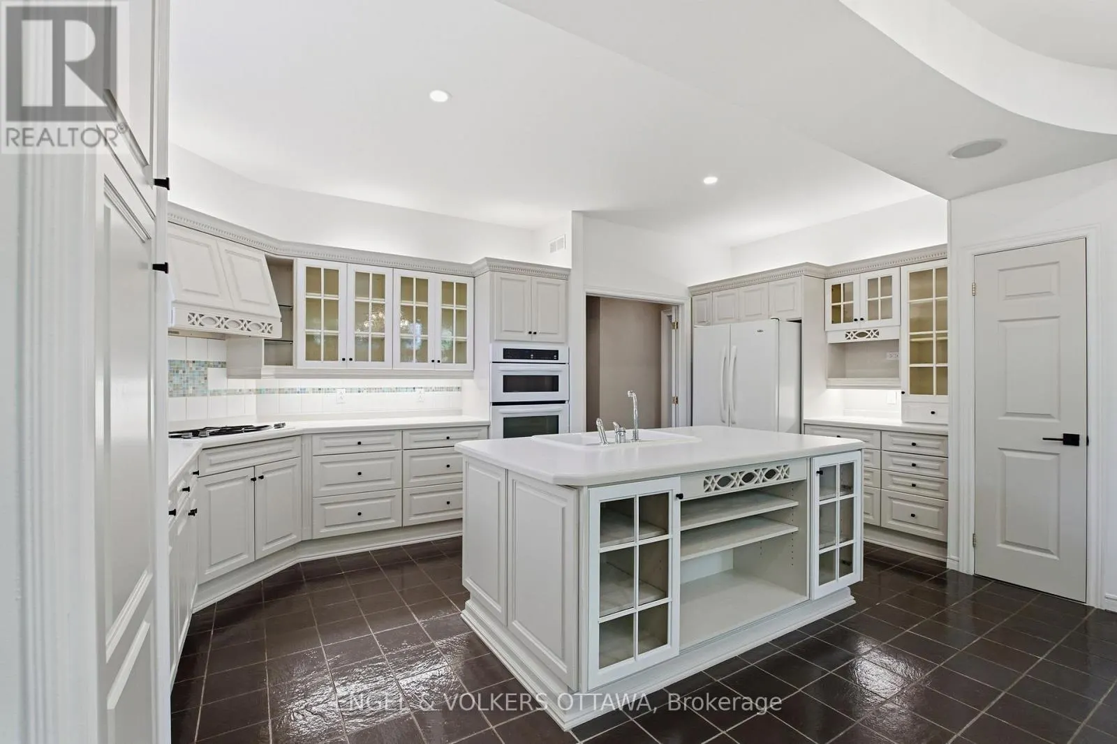 435 WESTMINSTER AVENUE