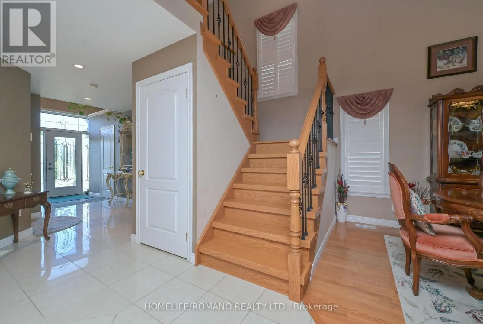 1052 GREENHILL AVENUE