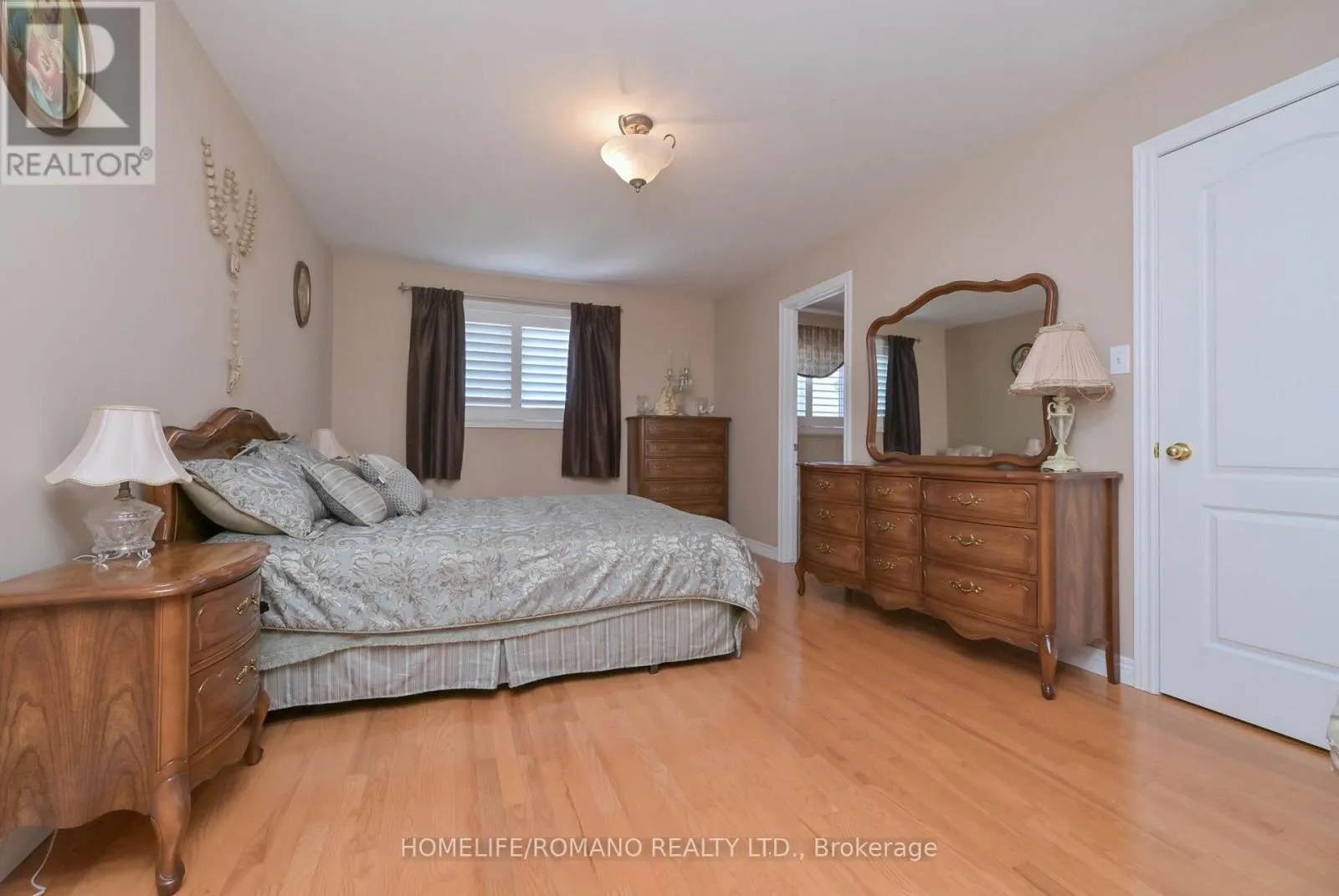 1052 GREENHILL AVENUE