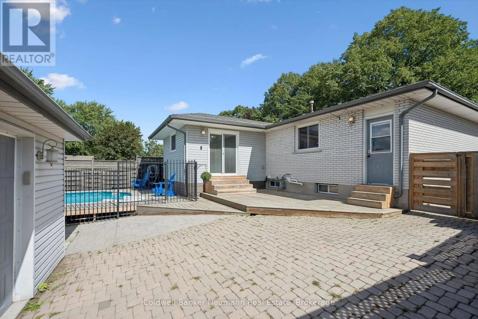 16 ARGYLE DRIVE