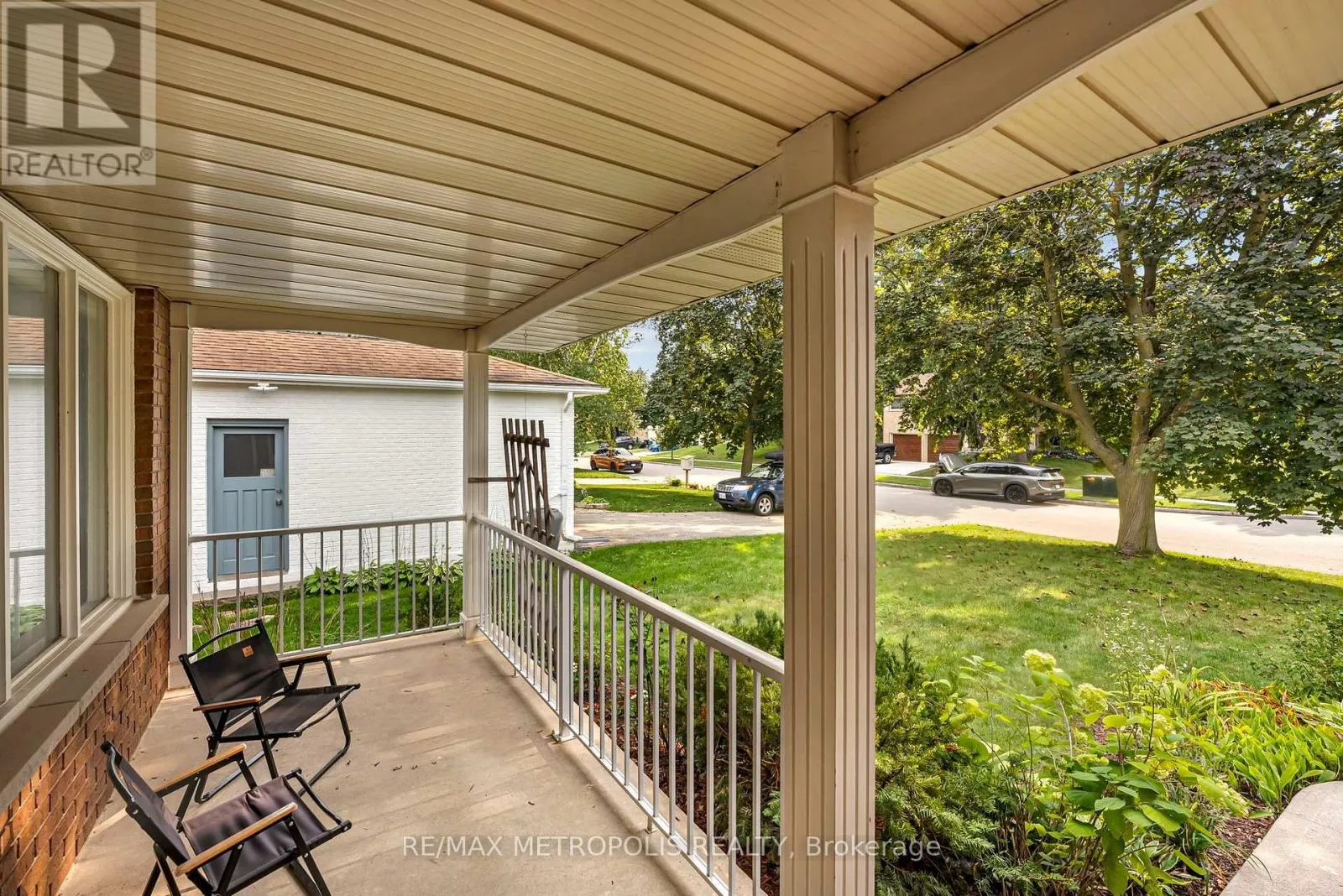 598 BLACK OAK CRESCENT