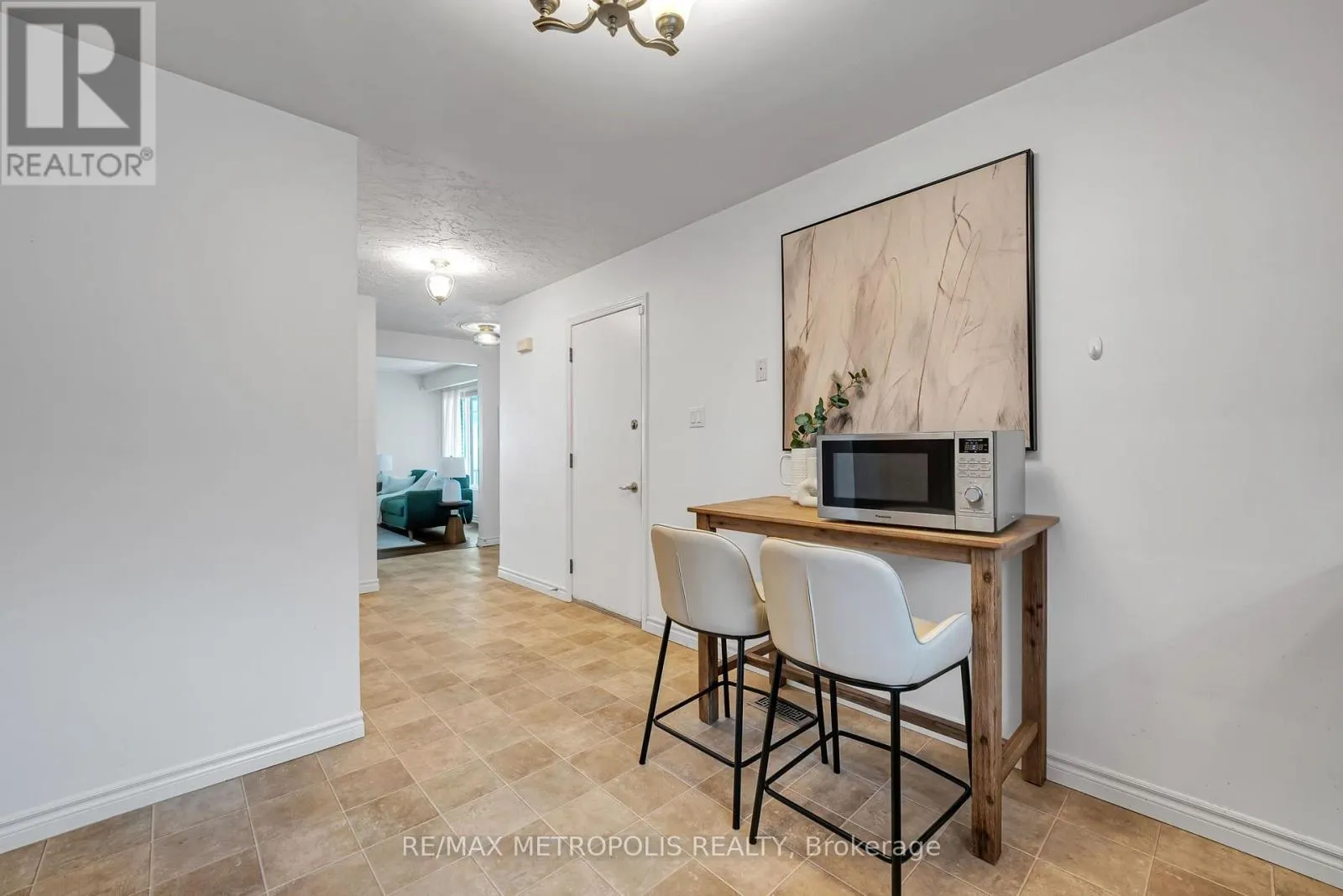 598 BLACK OAK CRESCENT