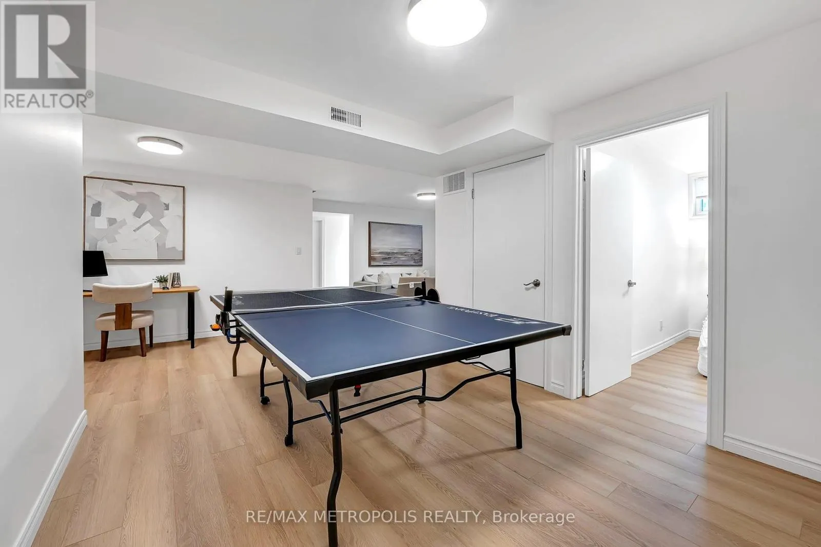 598 BLACK OAK CRESCENT