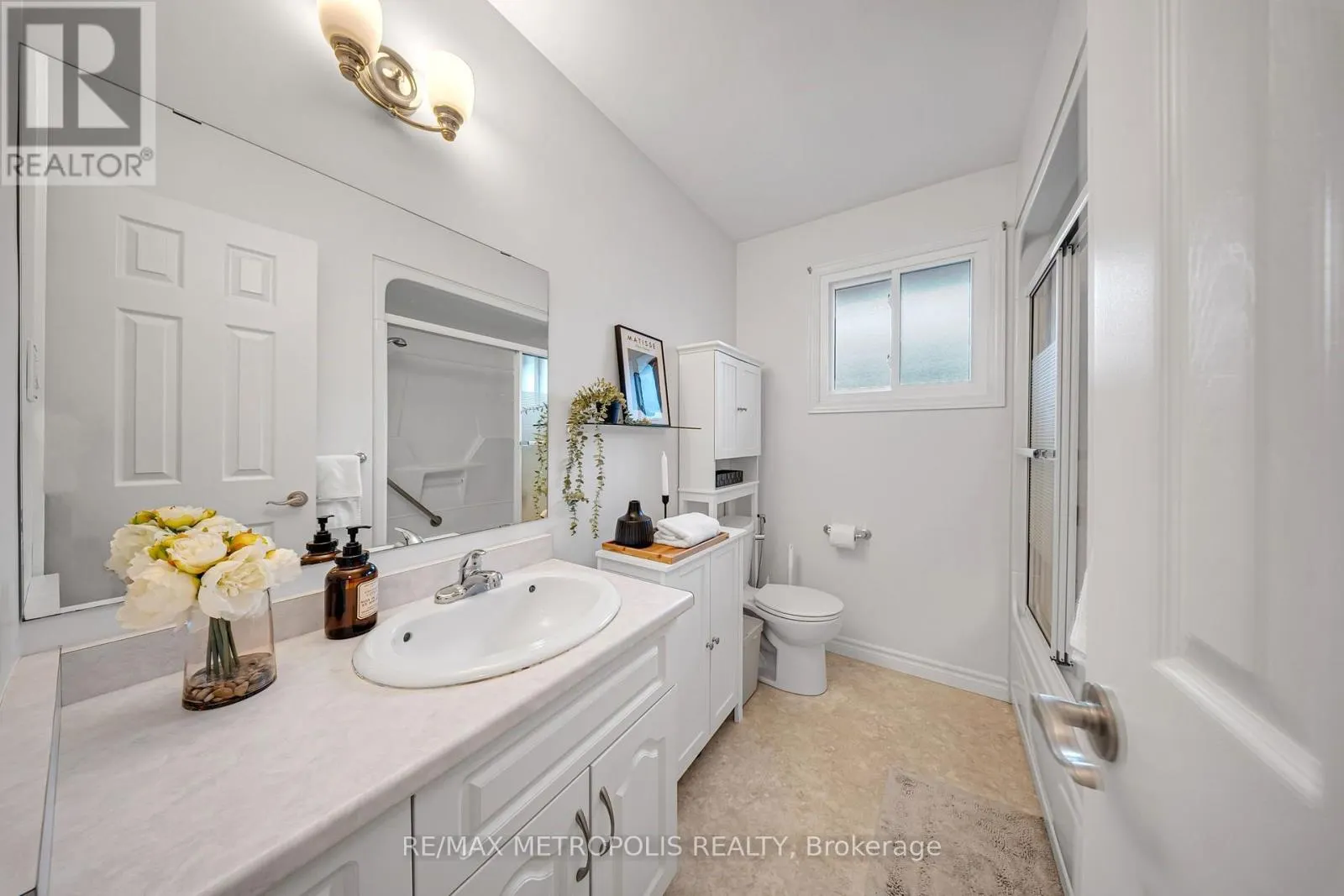 598 BLACK OAK CRESCENT