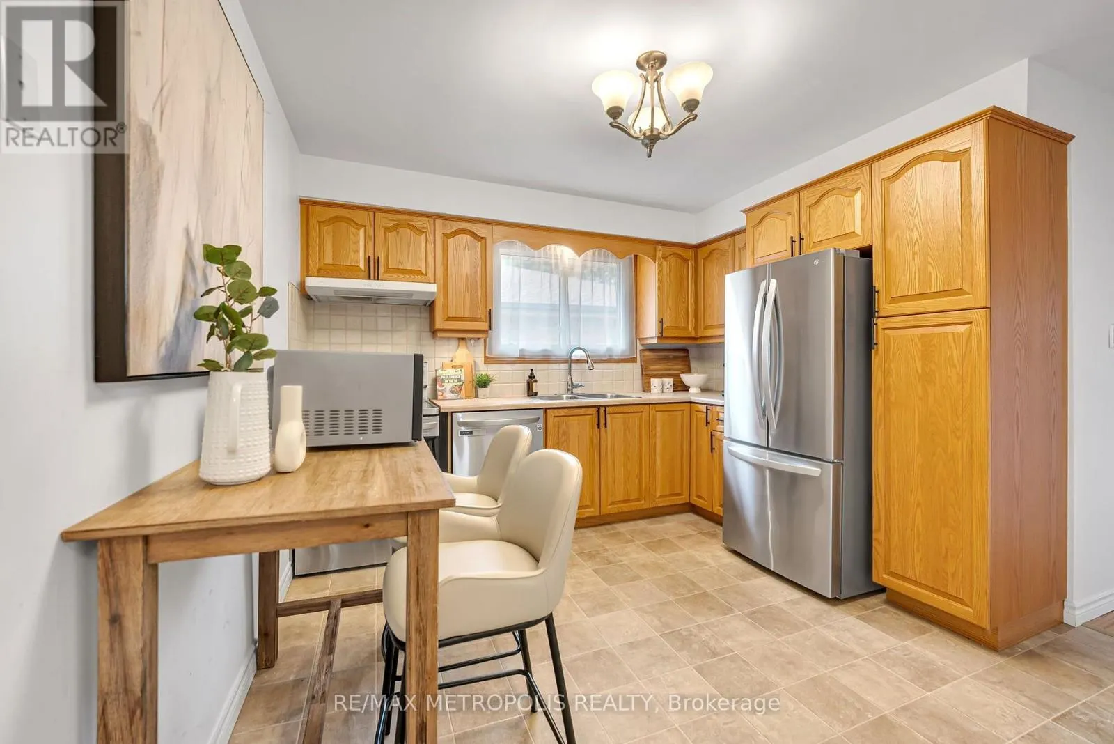 598 BLACK OAK CRESCENT