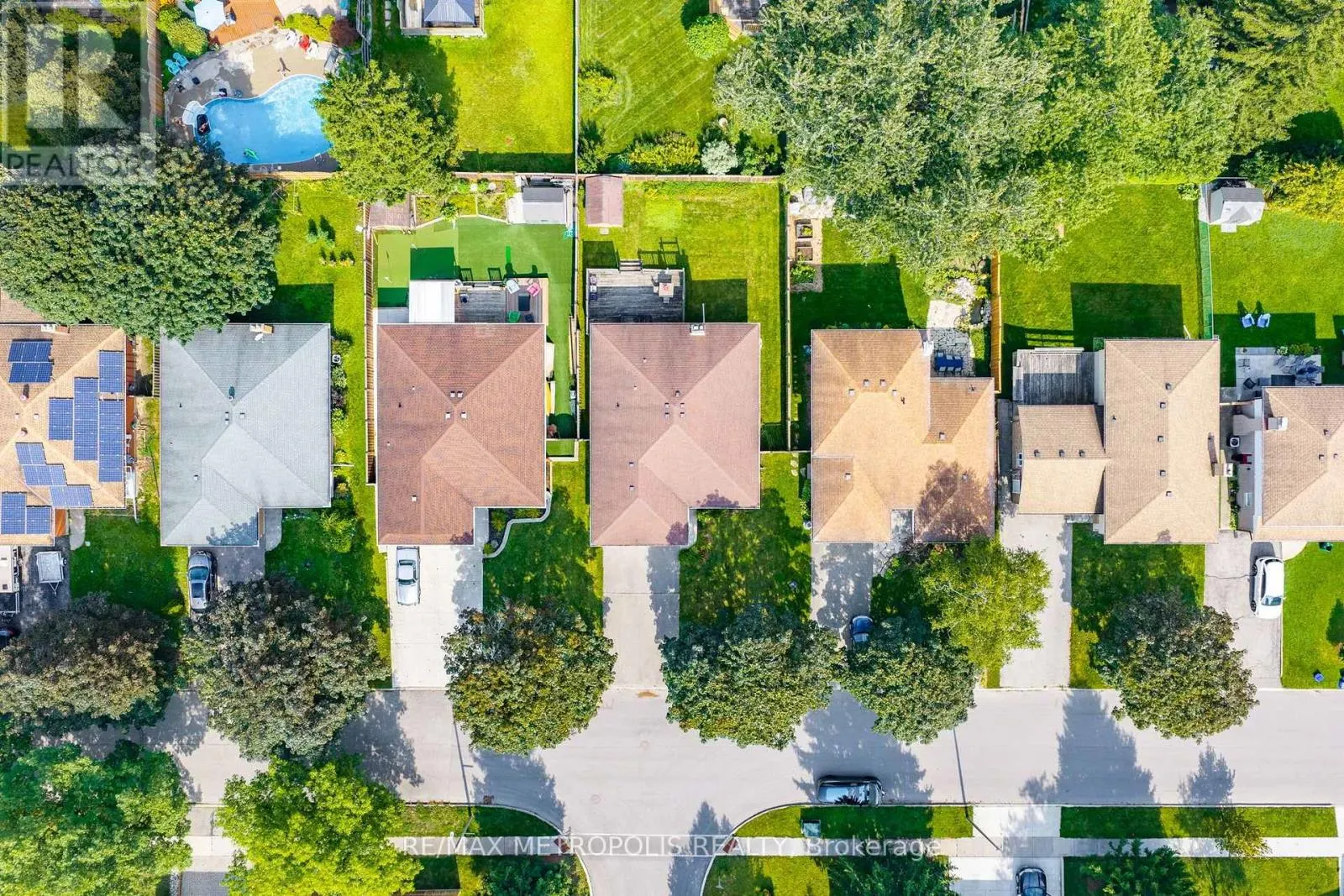 598 BLACK OAK CRESCENT