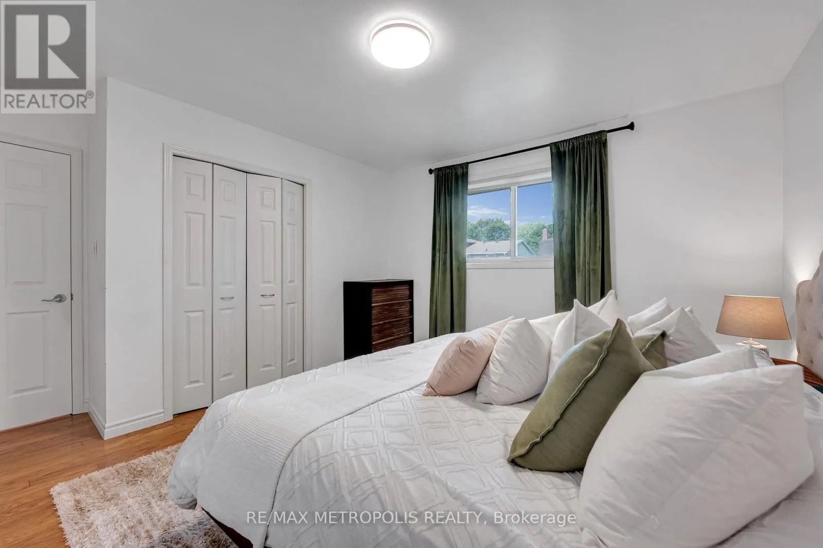 598 BLACK OAK CRESCENT