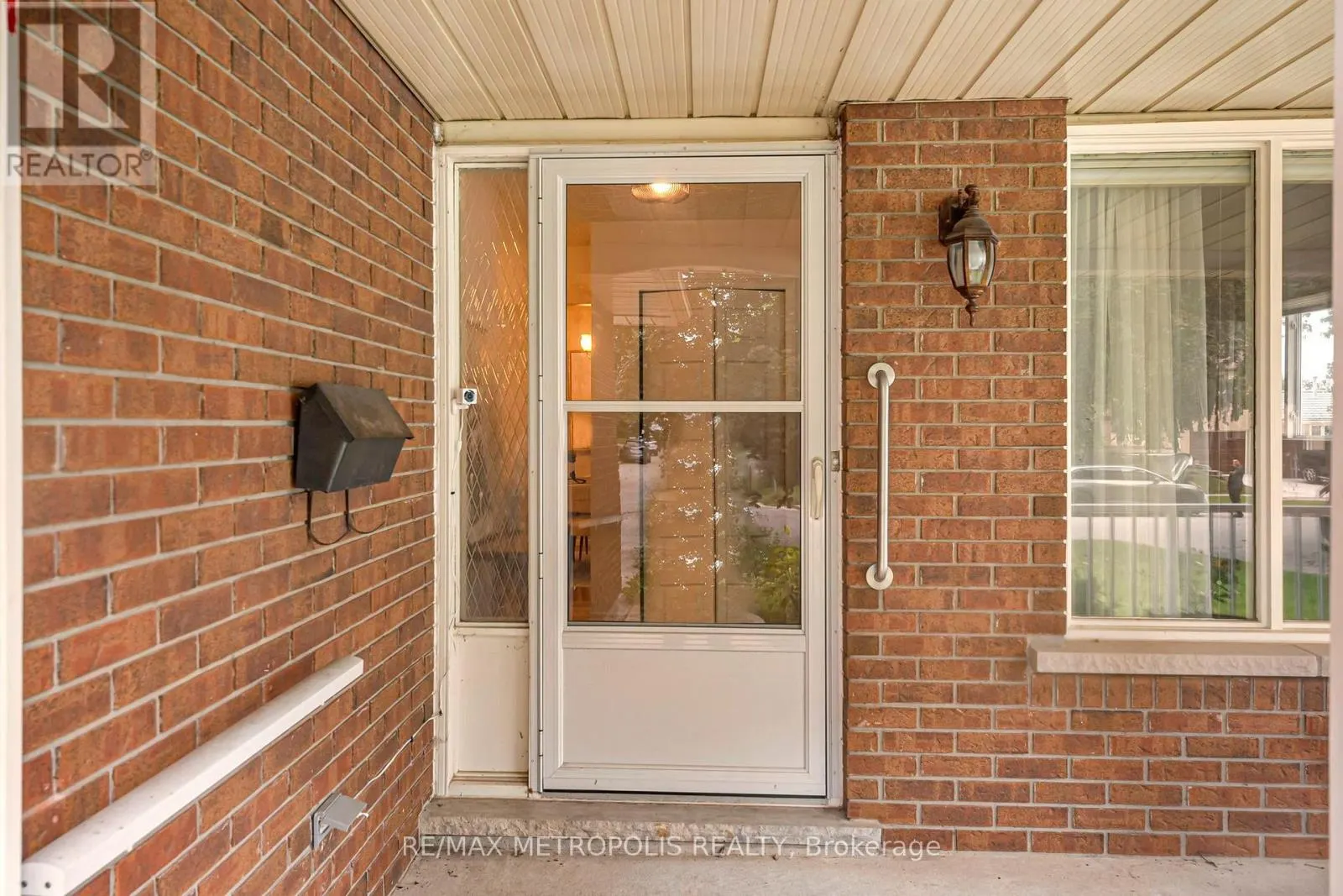 598 BLACK OAK CRESCENT