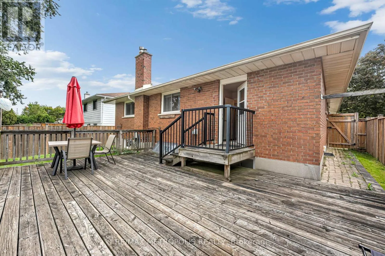 598 BLACK OAK CRESCENT
