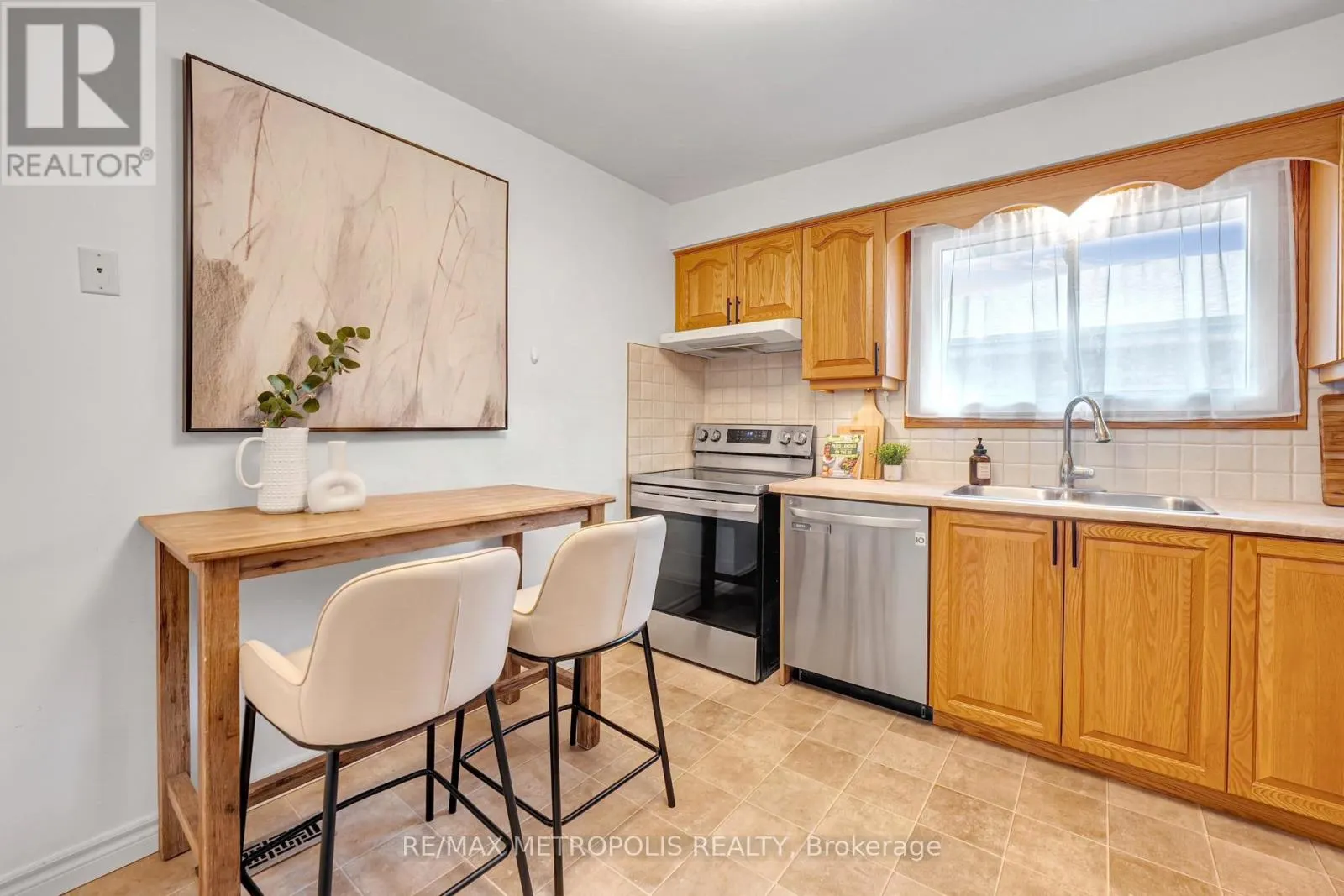 598 BLACK OAK CRESCENT