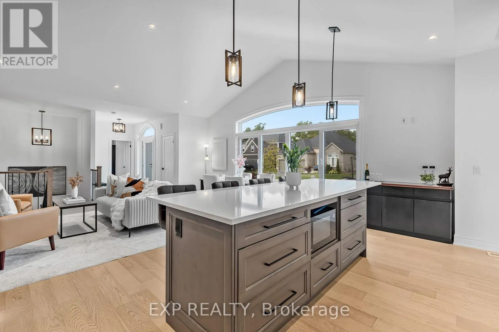4242 VILLAGE CREEK DRIVE