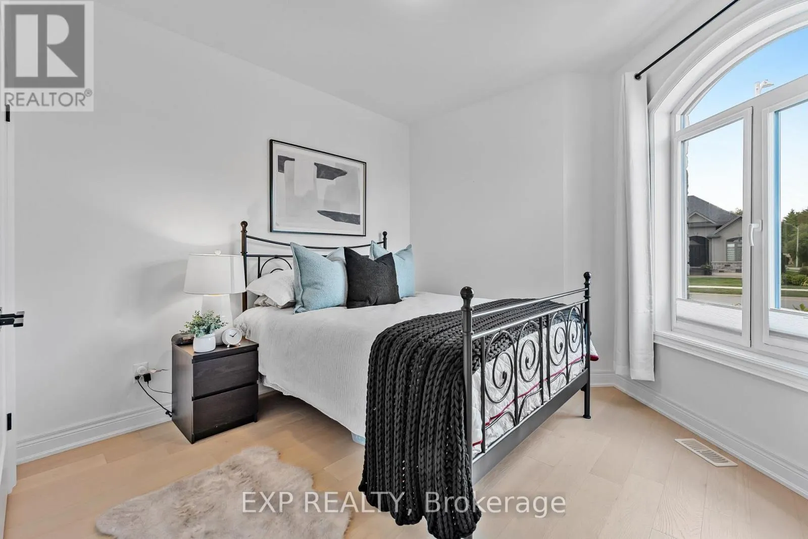 4242 VILLAGE CREEK DRIVE
