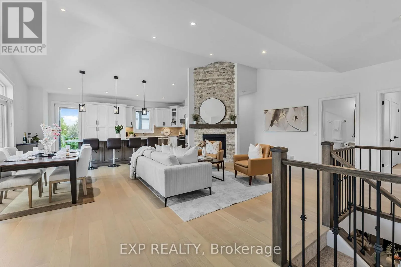 4242 VILLAGE CREEK DRIVE