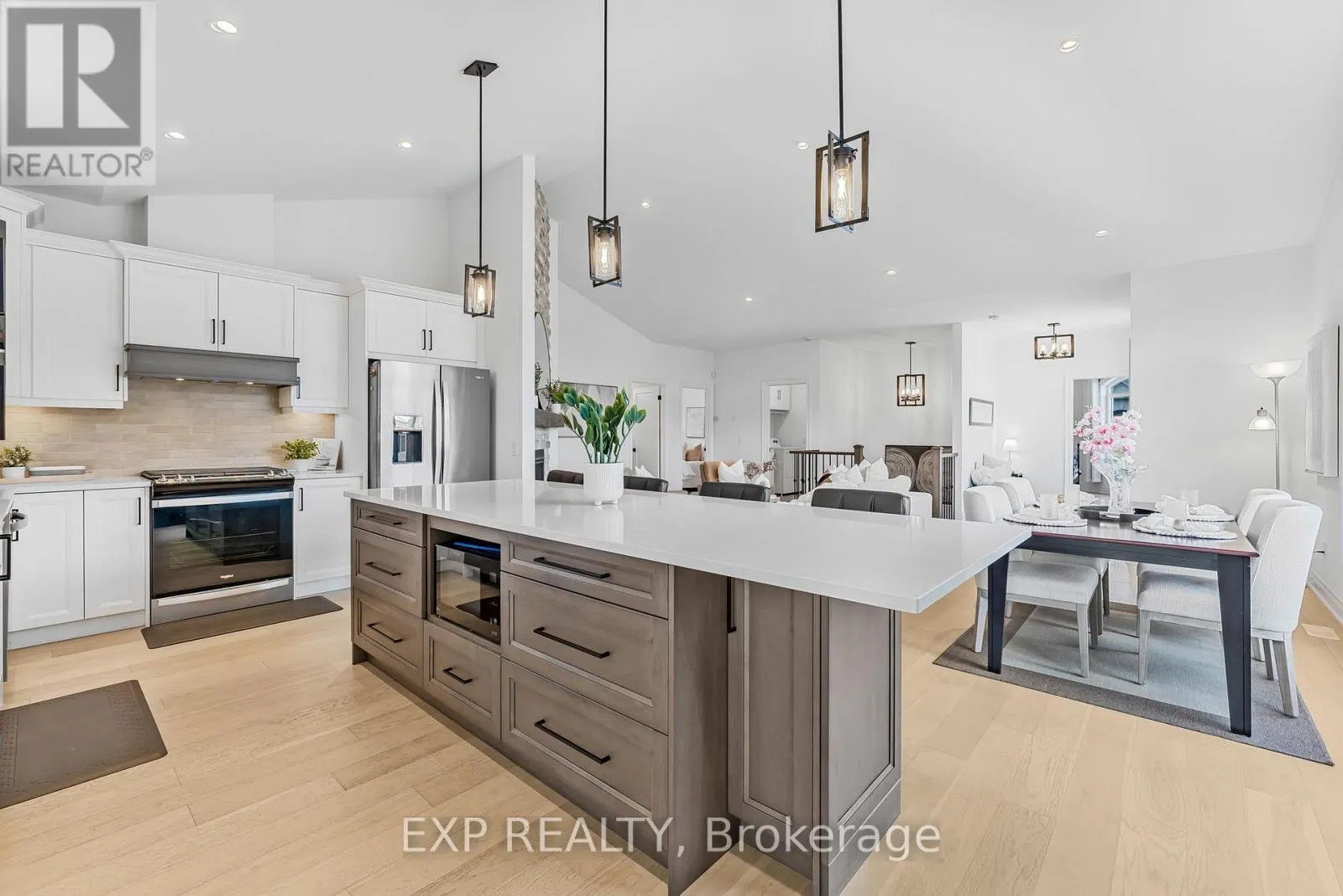 4242 VILLAGE CREEK DRIVE