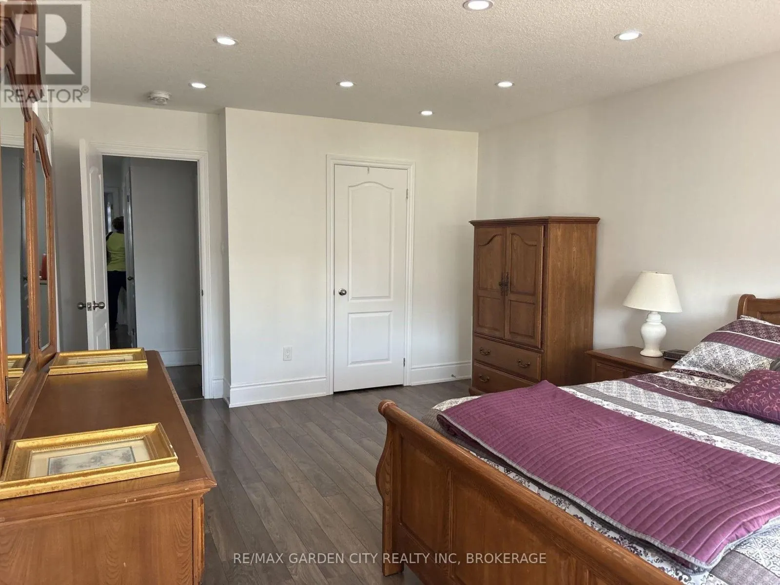39 SUNSET WAY
