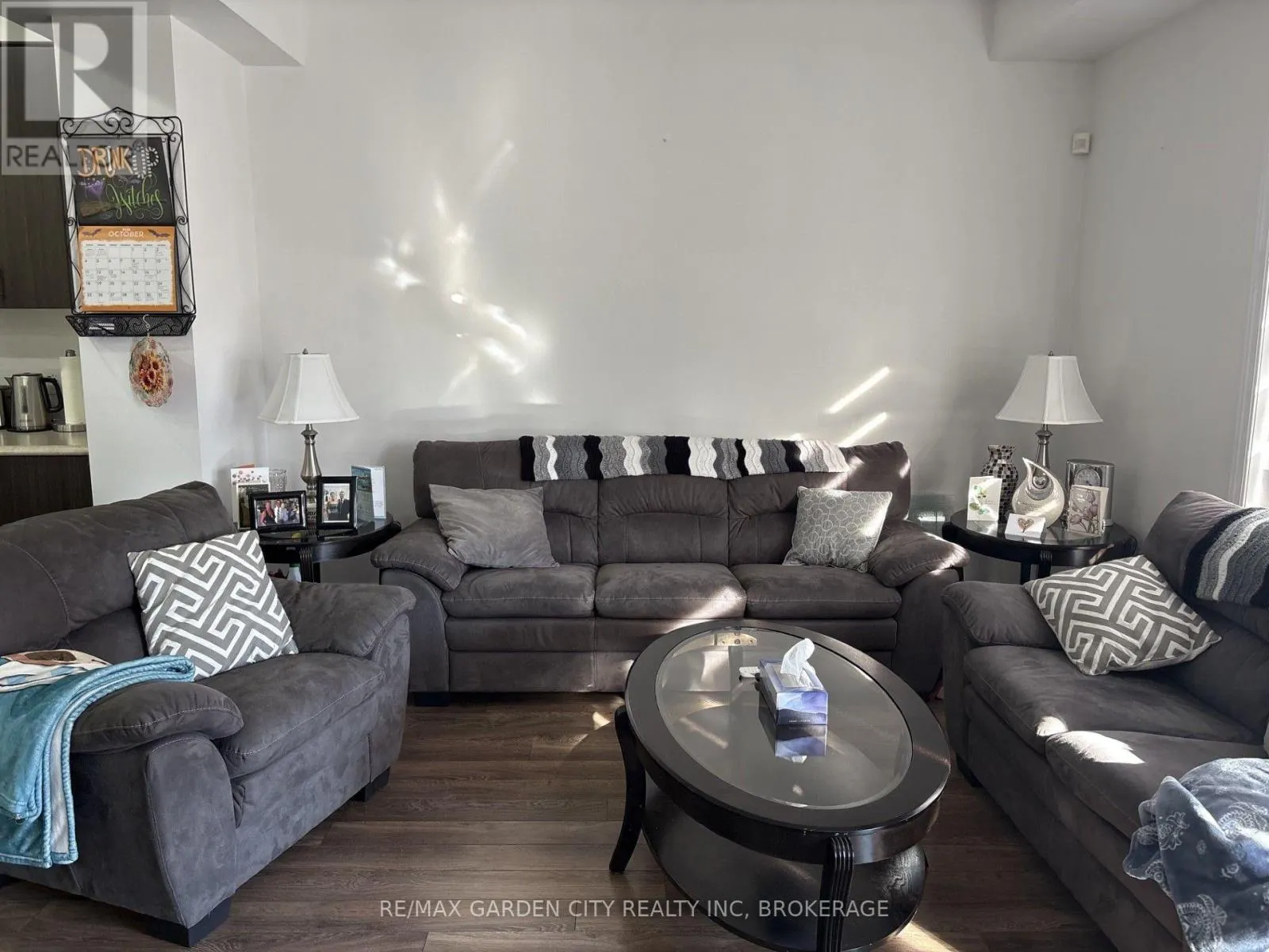 39 SUNSET WAY