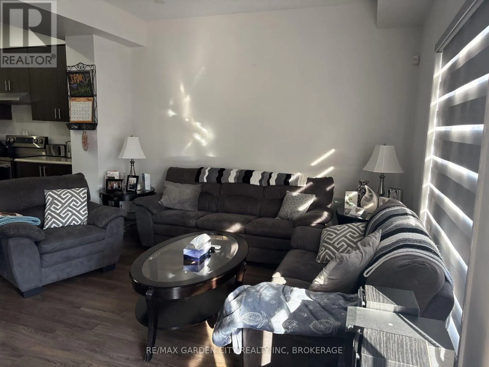 39 SUNSET WAY