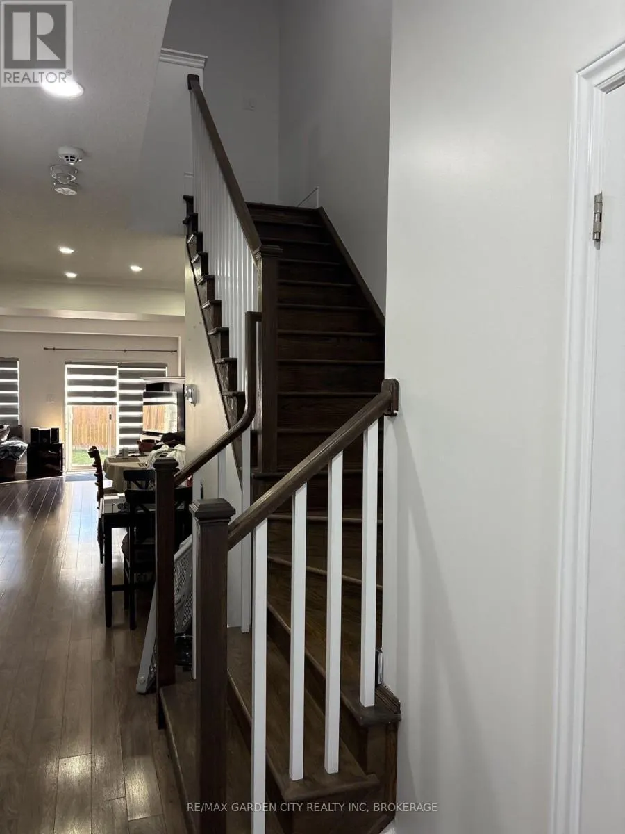 39 SUNSET WAY