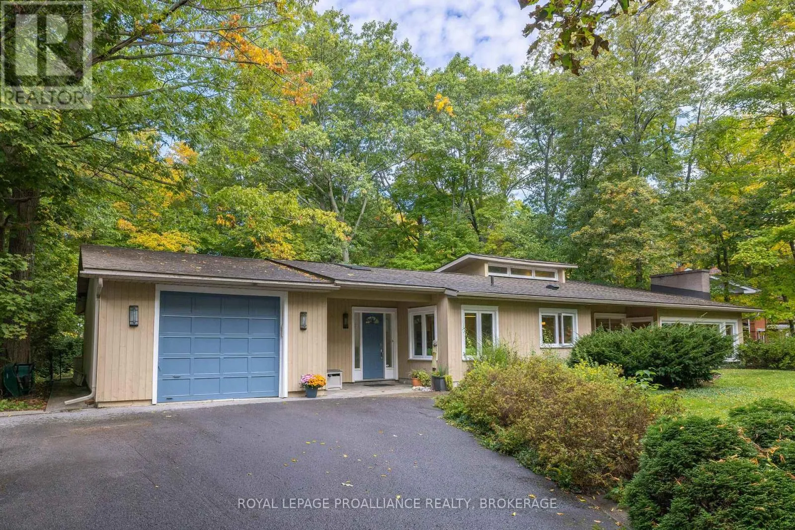 27 RIVERSIDE DRIVE