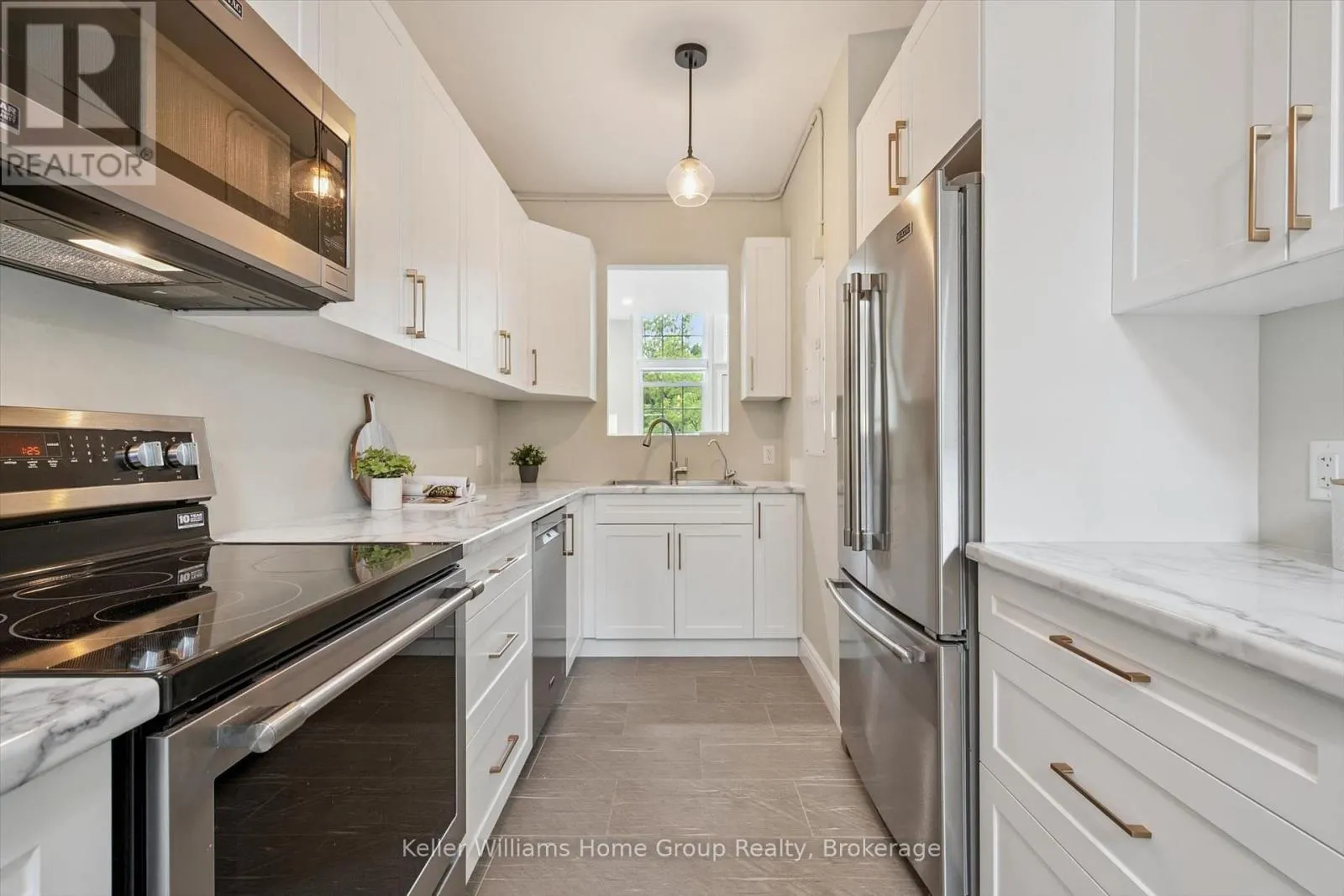 6 - 196 ARTHUR STREET N #6