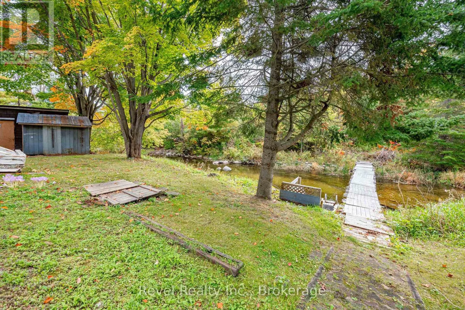 14 RICHMOND STREET E