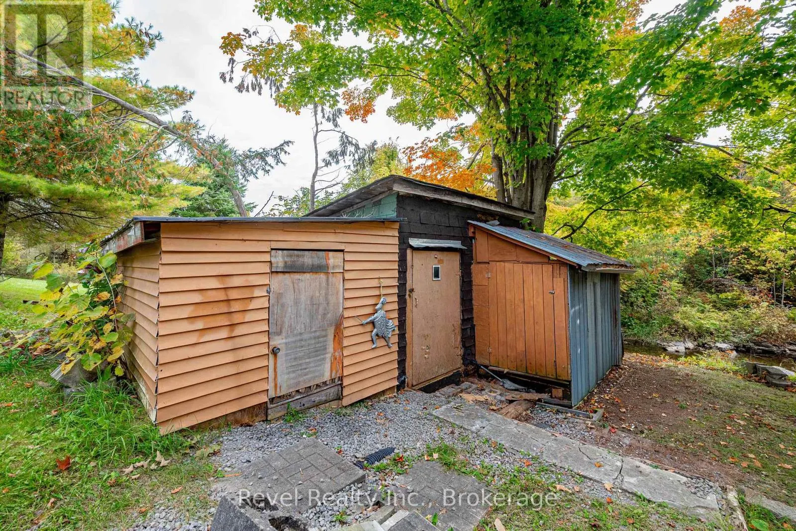14 RICHMOND STREET E