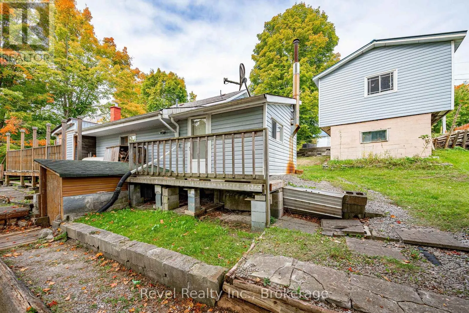 14 RICHMOND STREET E