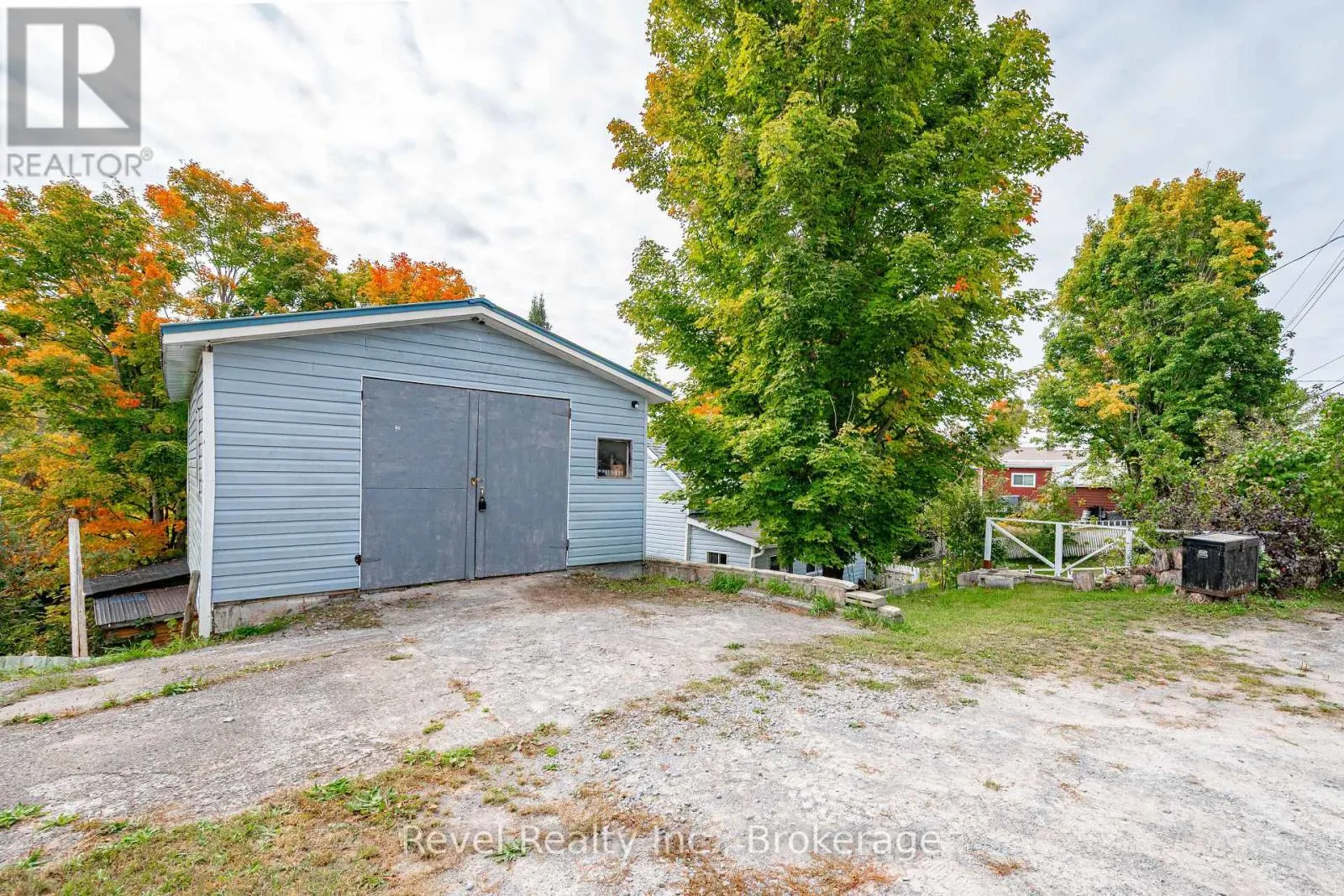 14 RICHMOND STREET E