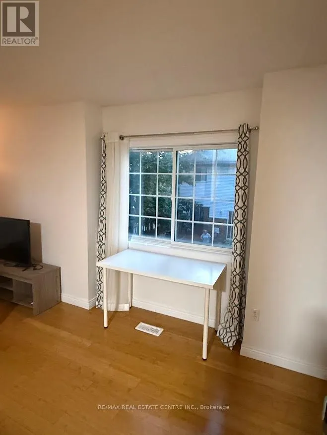 1 - 185 HIGHLAND CRESCENT