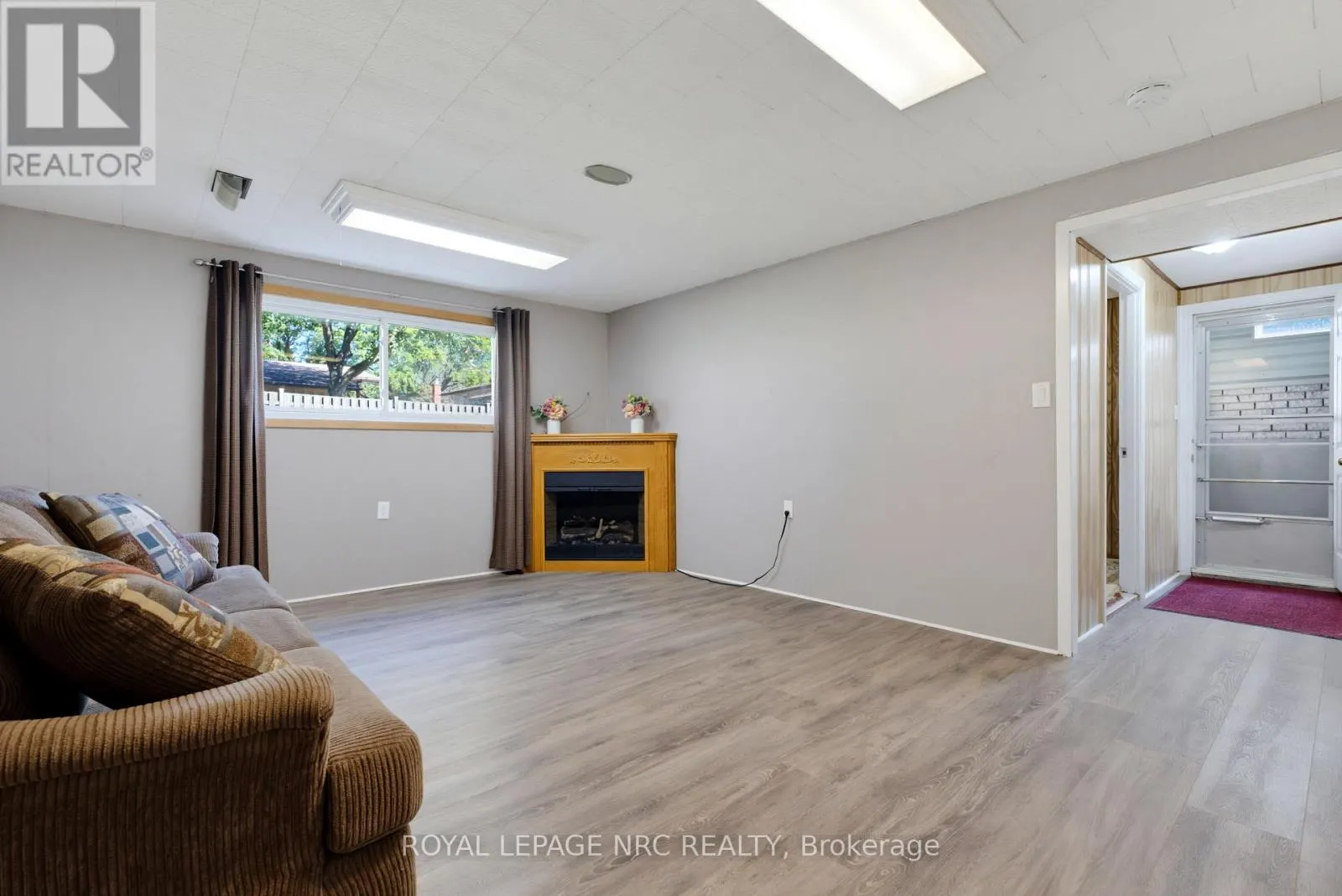 6395 GLENGATE STREET
