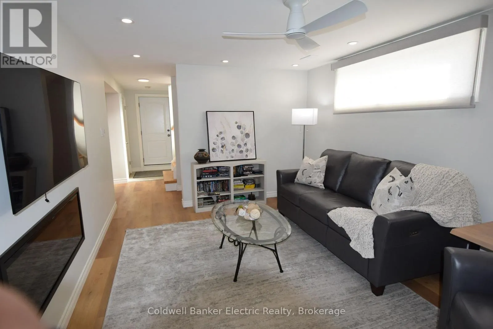 282 GIFFORD DRIVE