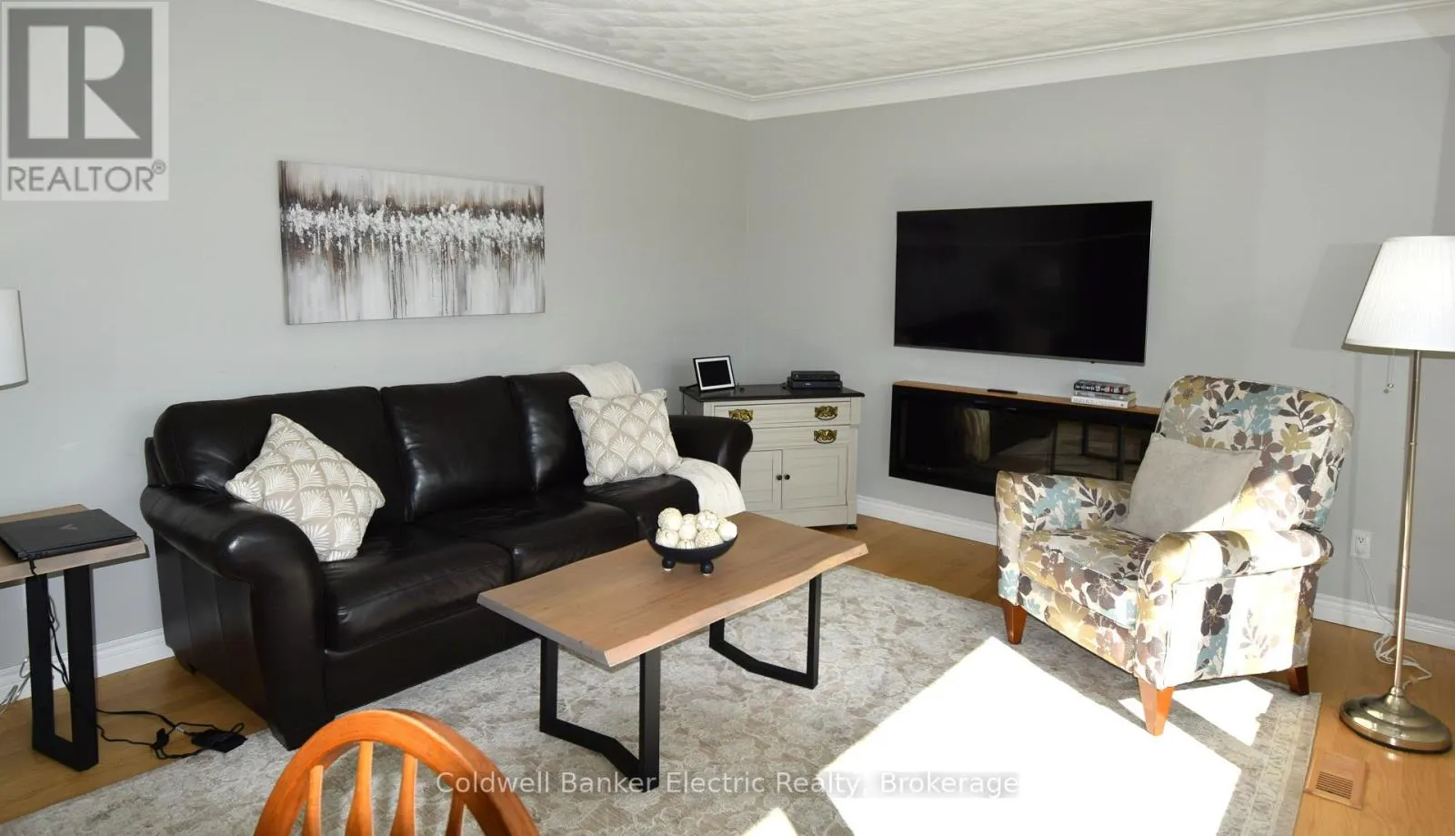 282 GIFFORD DRIVE