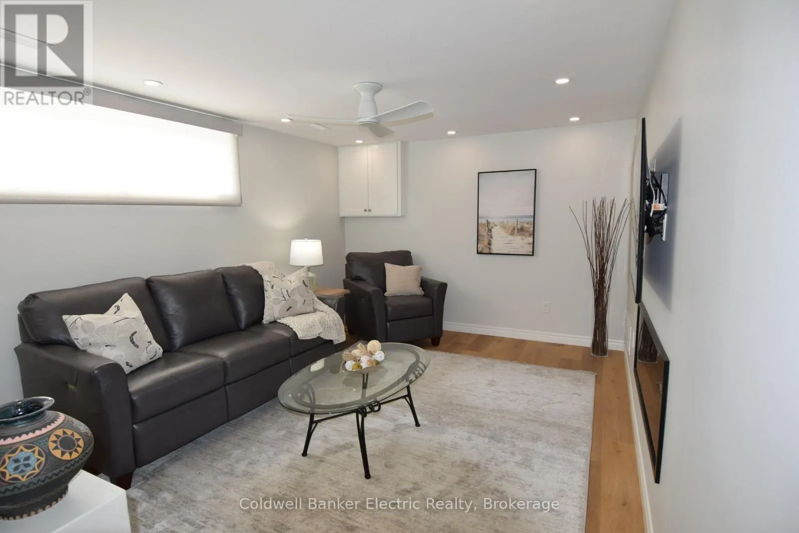 282 GIFFORD DRIVE