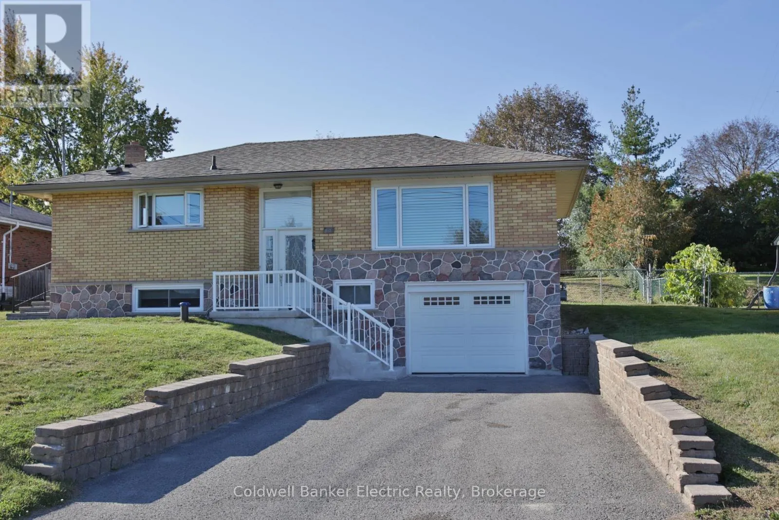 282 GIFFORD DRIVE