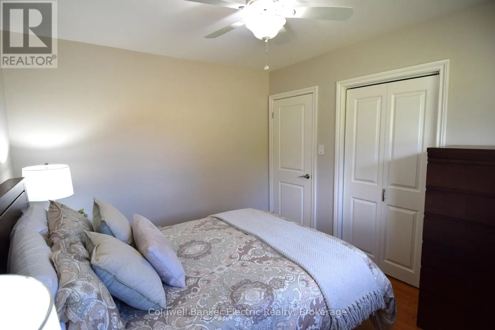 282 GIFFORD DRIVE