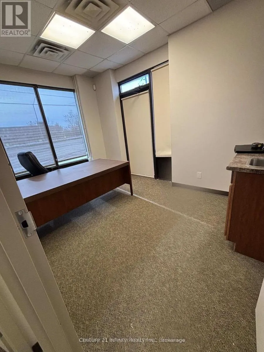 62 DUNDAS STREET W
