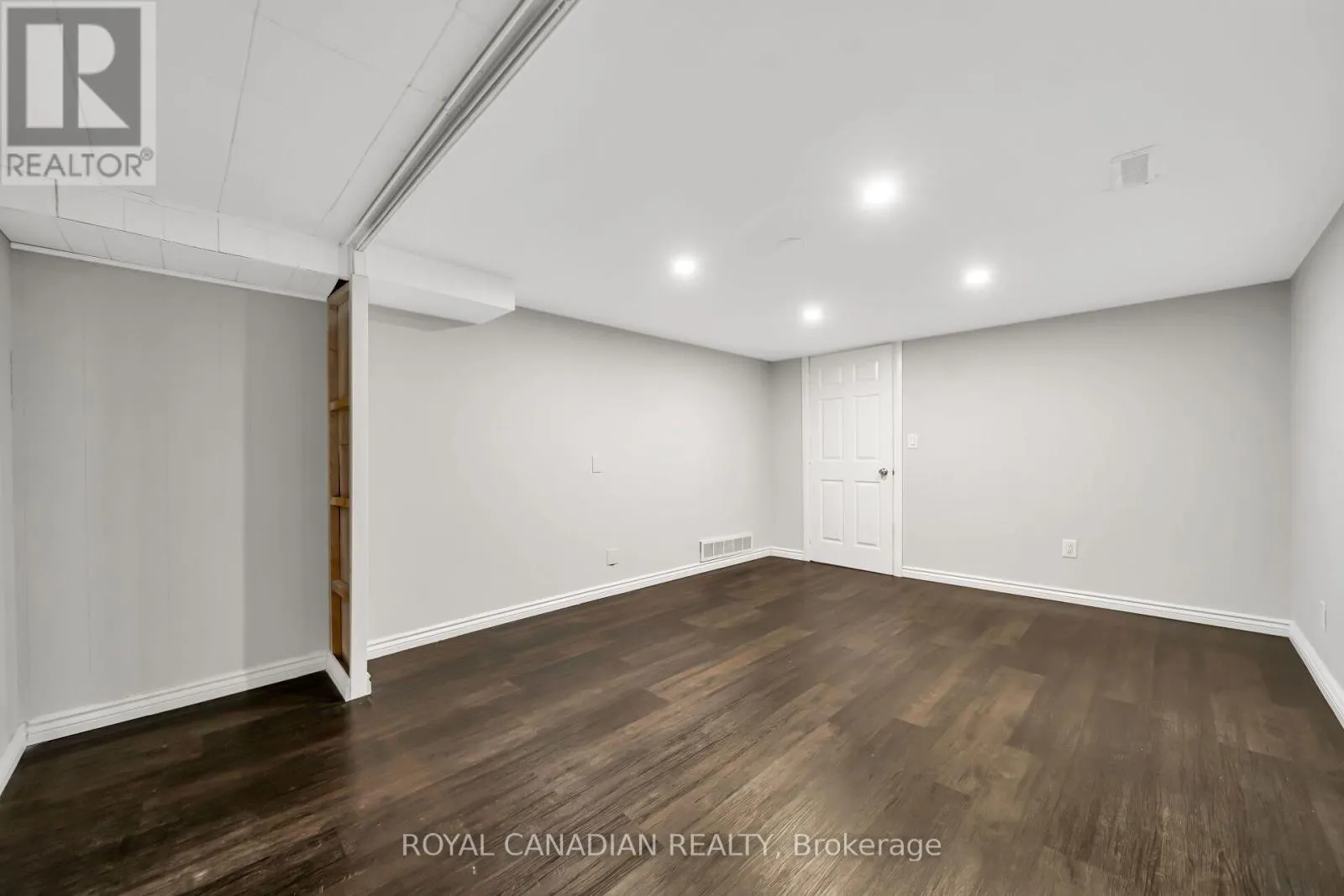 284 CEDAR CRESCENT