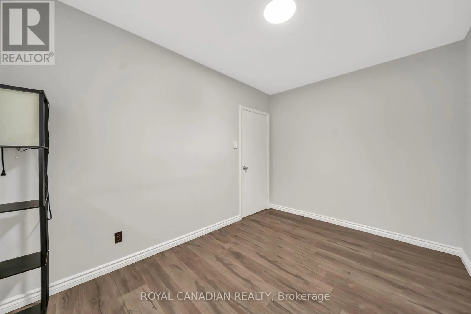 284 CEDAR CRESCENT