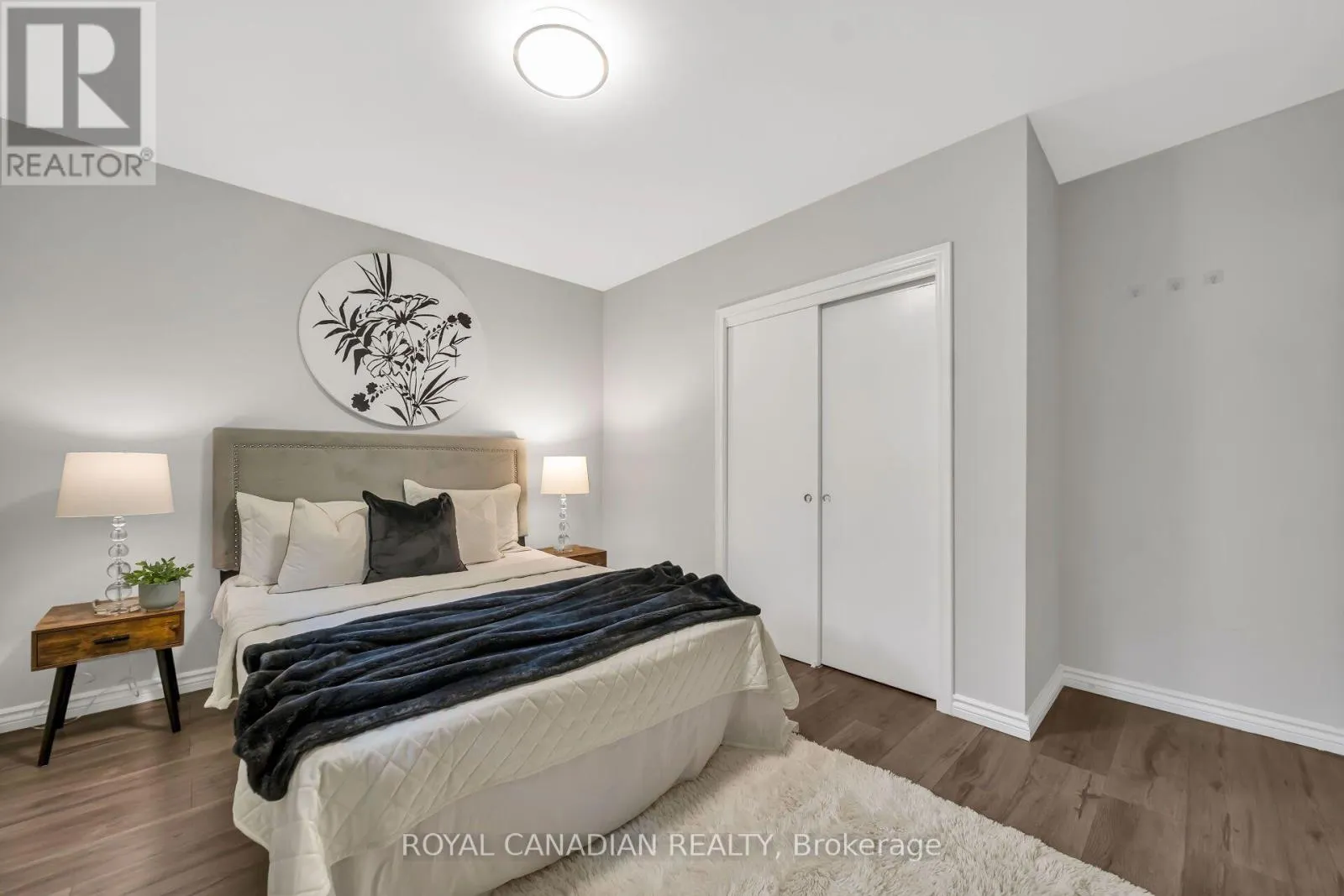 284 CEDAR CRESCENT