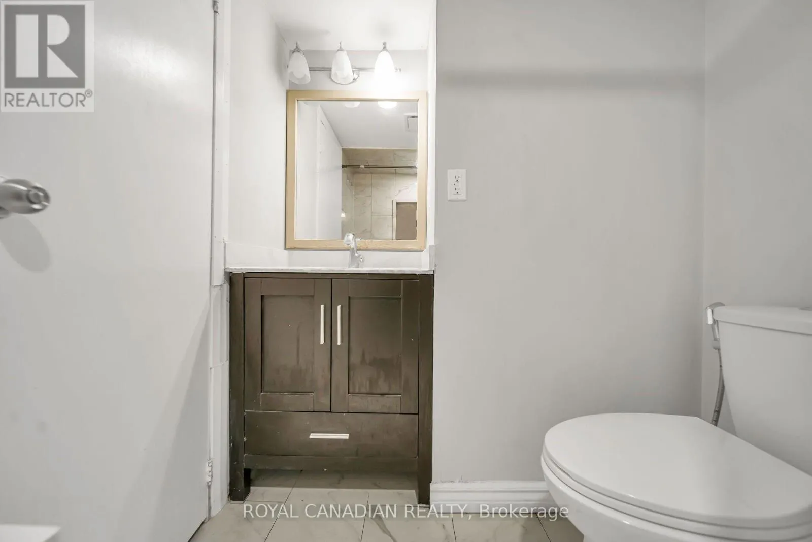 284 CEDAR CRESCENT