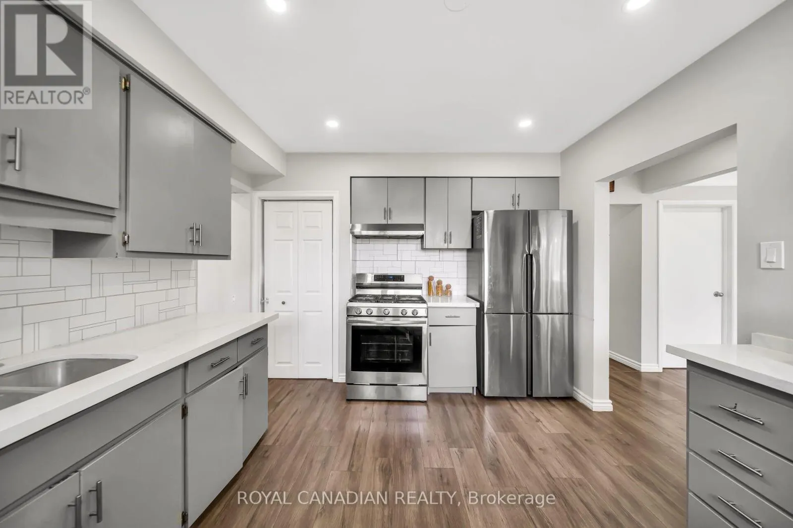 284 CEDAR CRESCENT
