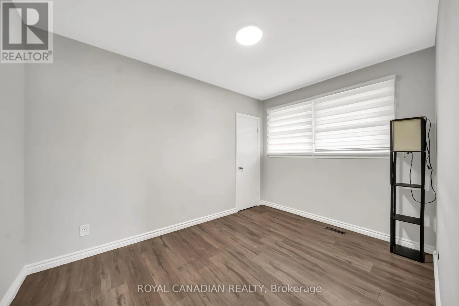 284 CEDAR CRESCENT