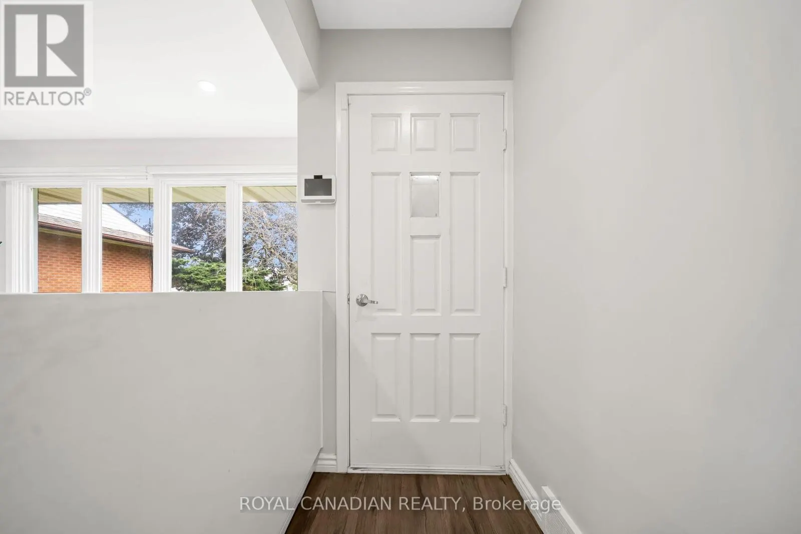 284 CEDAR CRESCENT
