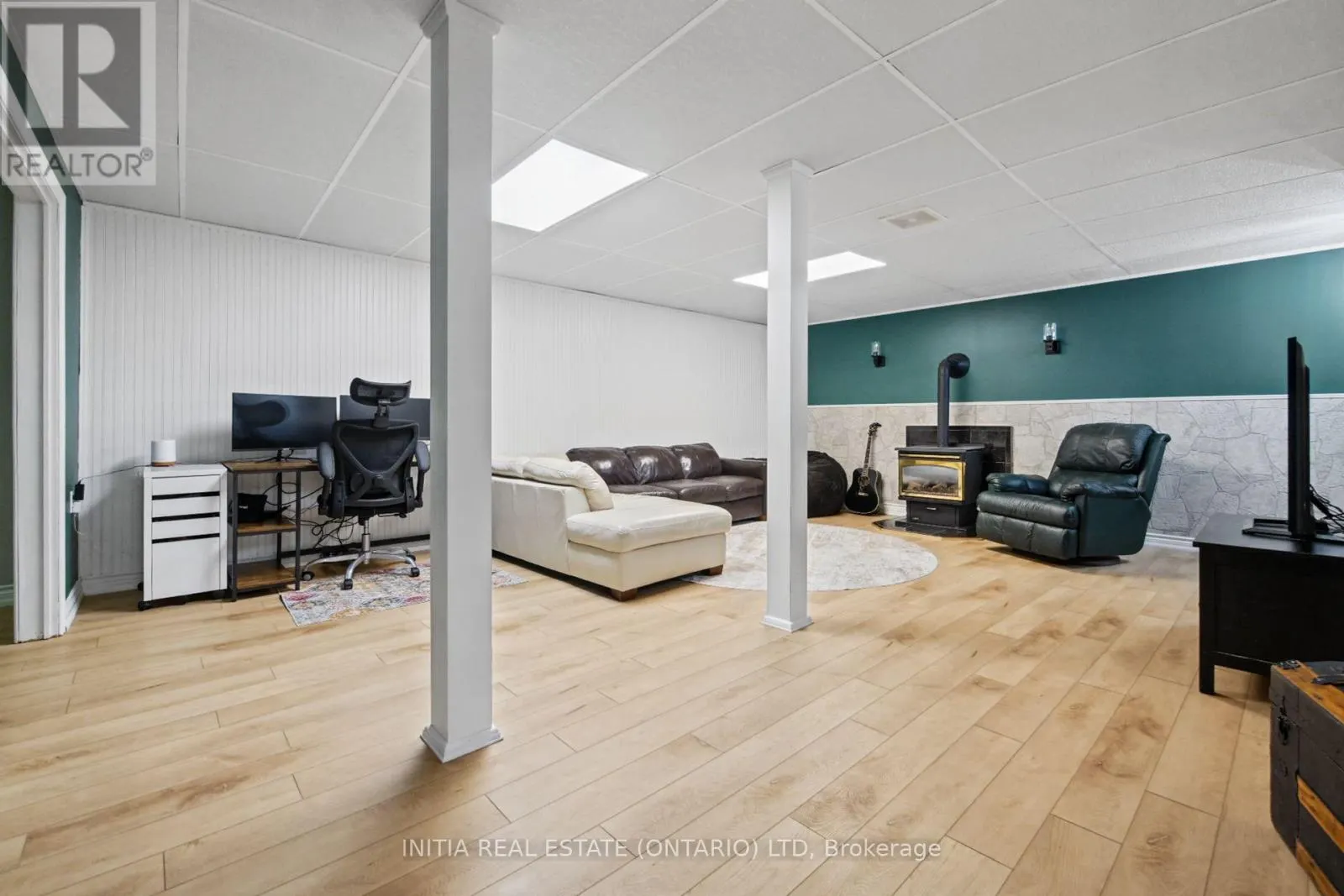 10 HANDORF DRIVE