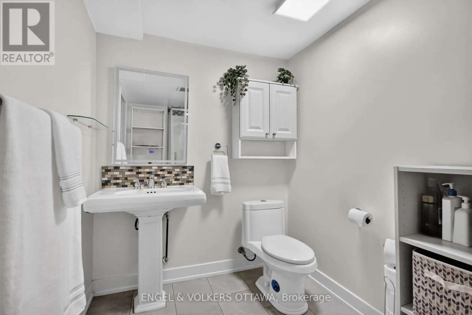 138 SHERWAY DRIVE